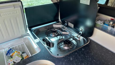 t'Bussie – Ford Custom Nugget, on the road with the Bussie!