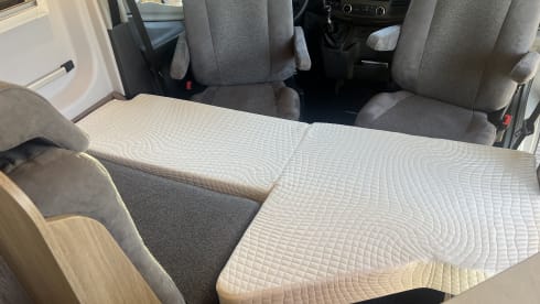 Luxury 6p Mercedes-Benz camper