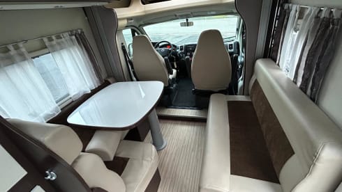 4p Benimar semi-intégré depuis 2014