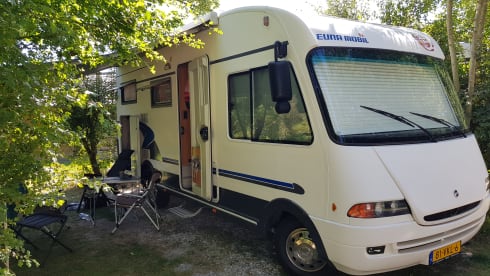 Camper De Wijde Blik  – Zeer ruime integraal Camper van Eura Mobil met een sterke motor.