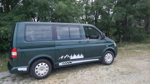 Caravelle – Volkswagen Van Sharing T5 Caravelle - 9 travel seats / 4 berths