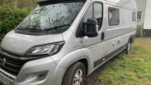 Dreamer – 5 berth Fiat Ducato camper van