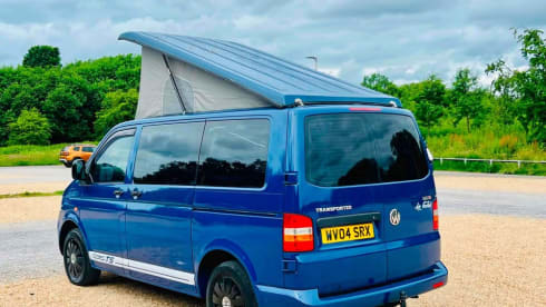 VW T5 Pop-Top met 4 slaapplaatsen | Ontdek Glasgow