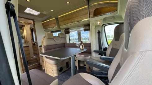 Adria – Luxury Adria Matrix 670 SBC Platinum Camper 