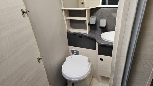 GLV50J – Luxury Modern 4-person Challenger 337GA Graphite ultimate