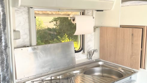 FamilyTime – 5p Knaus semi-integrated from 1996