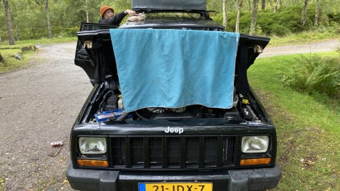 Jeep Cherokee 2.5L off grid