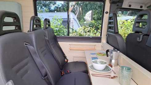 De Bus – Lovely family camper 4-6p