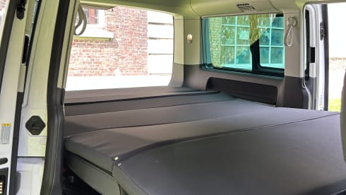 4p Volkswagen campervan uit 2020