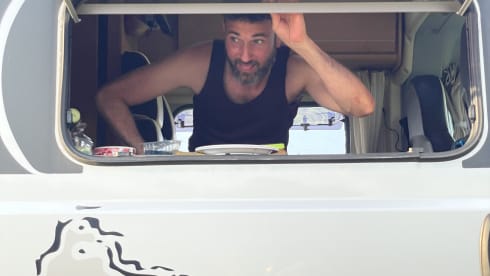 Moses The Van – Moses The Van: 4 person Fiat bus camper from 2011