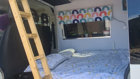 Vannie Annie – 5 berth family friendly campervan