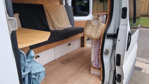 Molly – Beautifully converted Off-grid Campervan