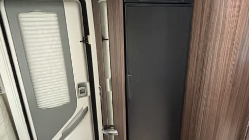 Benimar Tessoro 497 bj:2020  – 4p Benimar Tessoro 497 semi-integrated from 2020 AIRCO in NEW CONDITION!