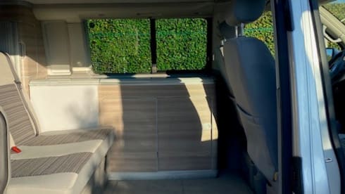 "Sacha"  – Vw Transporter 4 persons 