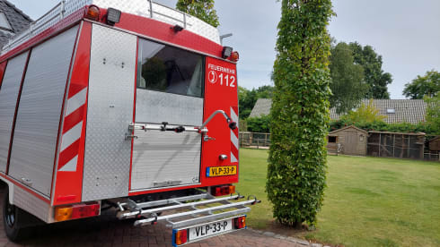 Leonardus – Leonardus - fire brigade camper Mercedes 4-p