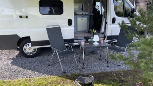 juul – super nice self-built 2p Peugeot Boxer camper bus from 2014 euro 5