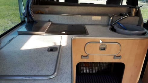 Nuggie – Go on an adventure with our nice Ford Nugget