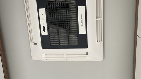 Dethleff's Just 90 EB7052 B AUTOMATIC