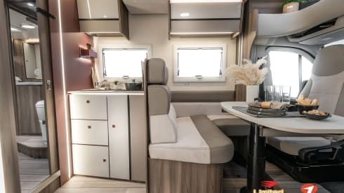 De Glamper – 5p Roller Team semi-integrated uit 2025