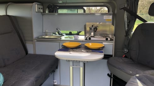 Vulamdander Family Van – Adria 3-Wege-Mietwagen in Apulien