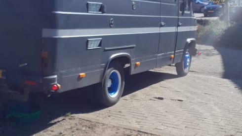 2p Mercedes-Benz bus uit 1974