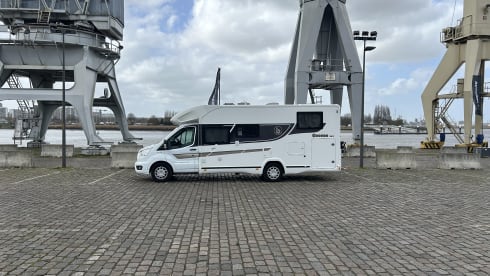 4p Benimar semi-integrated uit 2023