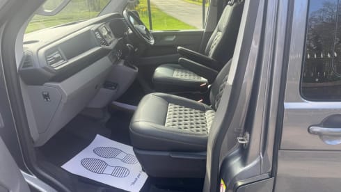 Yellow mellow  – Camper Volkswagen a 4 posti letto, modello 2021