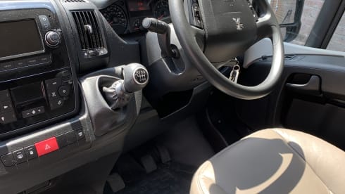 John The Dormobile – 4 berth Peugeot bus from 2022