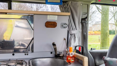Foelie – 4p Volkswagen campervan uit 2002