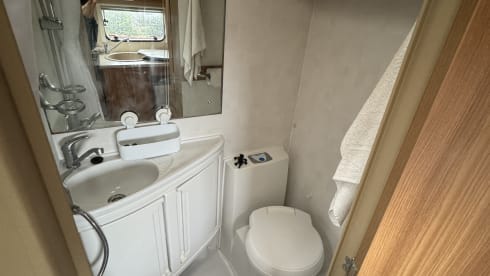 Marilyn  – 4 berth/6 Belts Swift Escape 2011