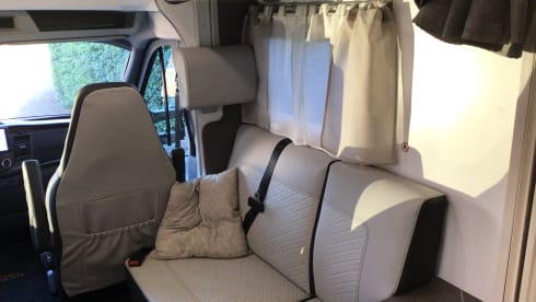 Cocoon 463 – 4p Benimar semi-integrated uit 2023