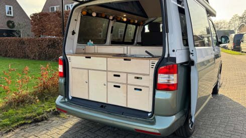 Ventje_CamperBuddy 2 – Ventje_Camper-Luxe VW T5 automatic - 5 seat belt places 