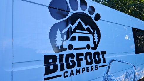 Bigfoot – Autobus Renault a 3 posti letto del 2017