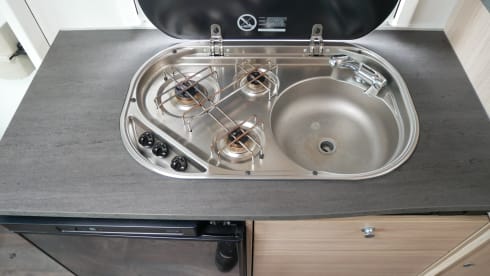 Sunlight V66, 6.70 Meter, Lengtebedden, XL Garage