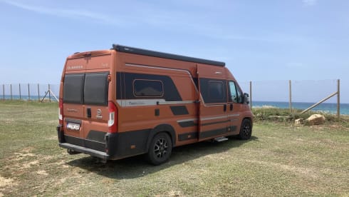 2020 Adria Twin 640SLB bus
