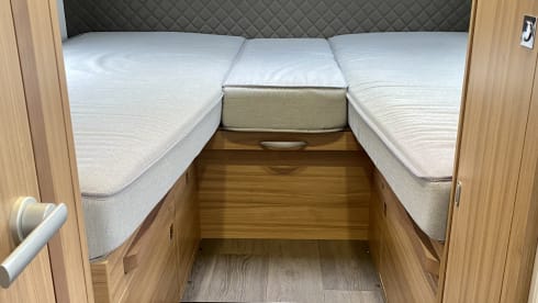 Super deluxe 5p ADRIA Coral XL 670 SL