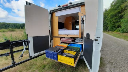 Take Five! – Compact yet spacious practical 2 person Peugeot bus camper