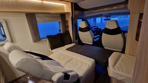 zonnige vakantie !! – 4p Bürstner semi-integrated from 2019