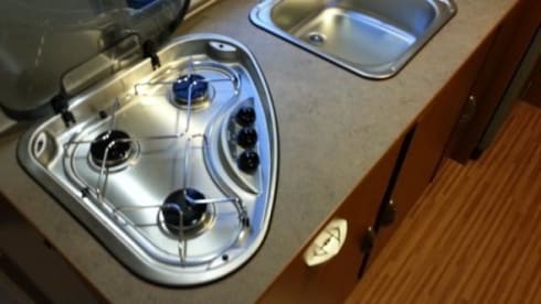 G-type – Modern camper, navi, 2 x air conditioning, TV screen etc.