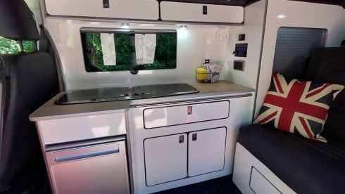 Blue Bell – 4 berth campervan for exciting escapes