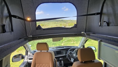woody – Luxury 4 berth Automatic Volkswagen campervan brand new 2025 conversion 