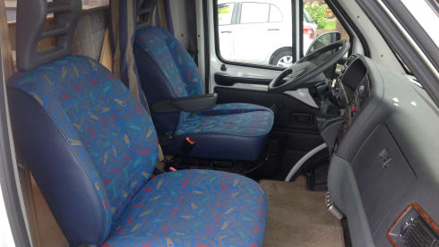 Very spacious 6 person family camper Fiat Ducato 2.8 jitd
