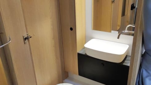 Clyde – Clyde – The stylish one for big dreams