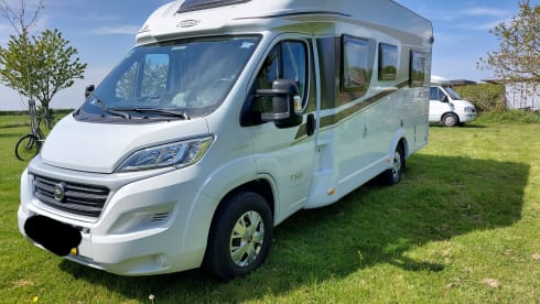 Hotelkamer op wielen – Spacious 2 p Carado semi-integrated from 2018