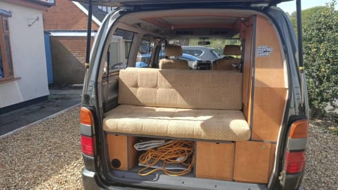 Dallas – 5 berth Toyota campervan from 1995