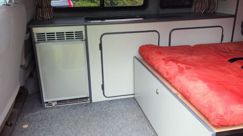 Dan – Toyota Hiace D4D 120 LWB campervan 