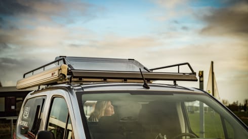 Hank – Fuel-efficient Toyota Escape Van bj2022