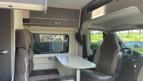 Beautiful, fine 2-person Fiat bus Camper from 2018