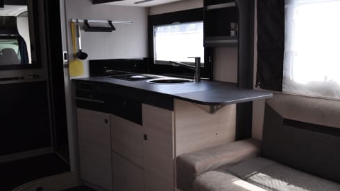 4p Challenger semi-integrated uit 2021