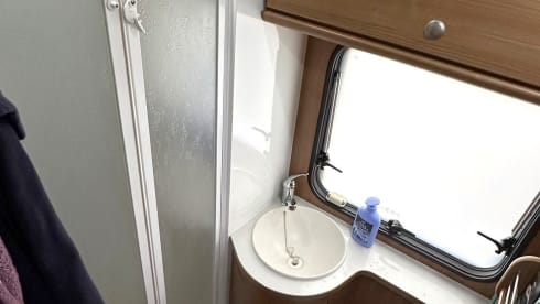 COMFORT IN CAMPER, MANSARDATO 6 POSTI 